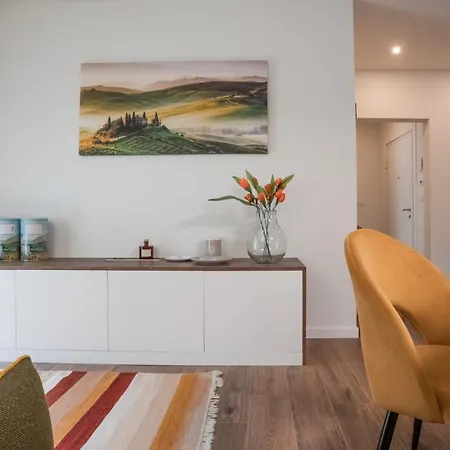 מלון דירות Anise 3*